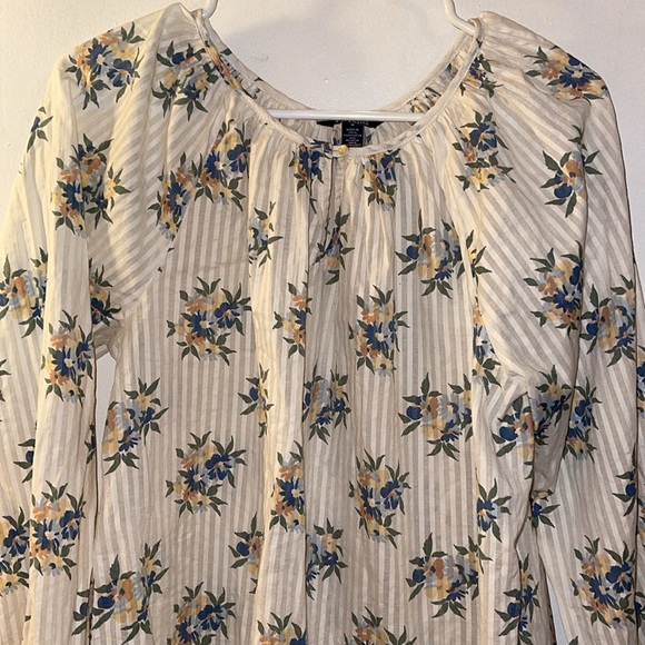 🌹NWT:CHAPS FLORAL BLOUSE - Picture 3 of 10